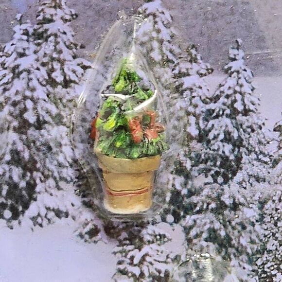 Cobblestone Corners Collectibles Christmas Village potted tress - Picture 3 of 6